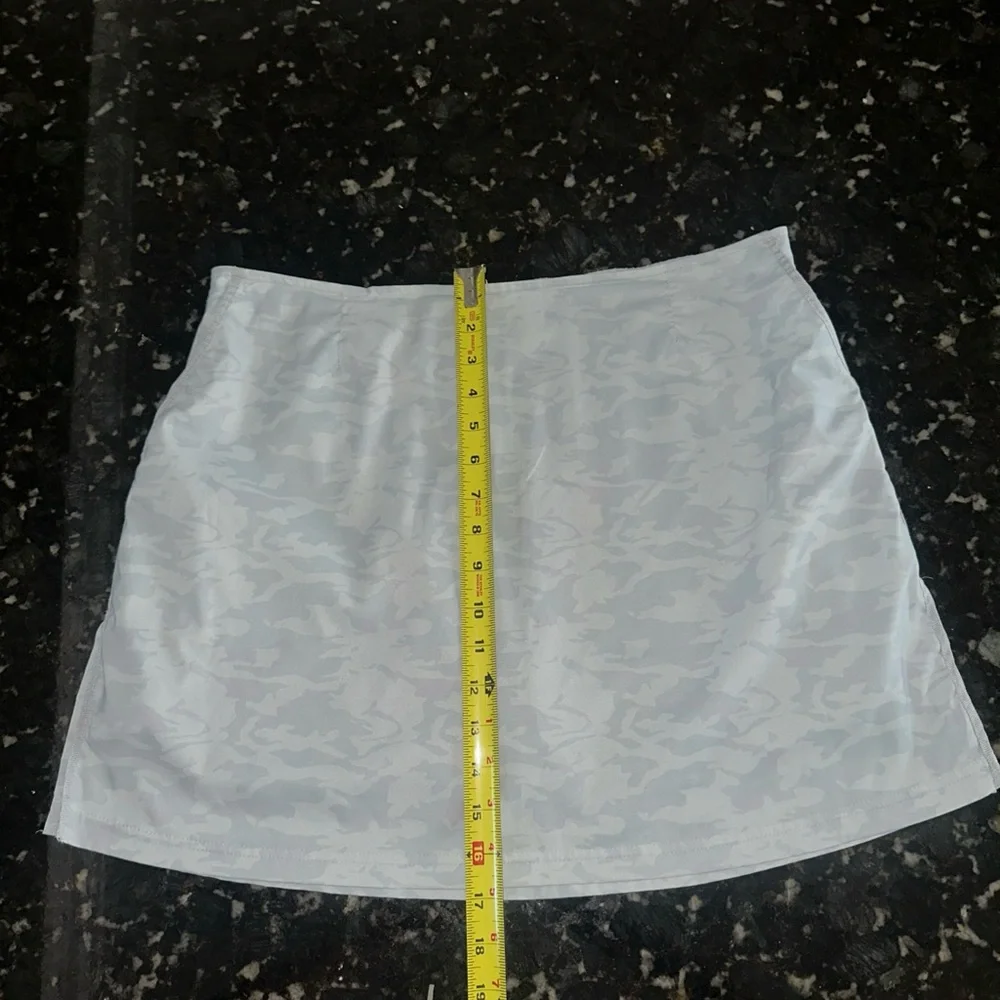 Tasc Performance - Chic Camo Mini skort - Picture 3 of 7